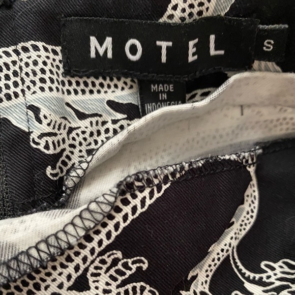 Motel Rocks dragon split skirt - Picture 3 of 3